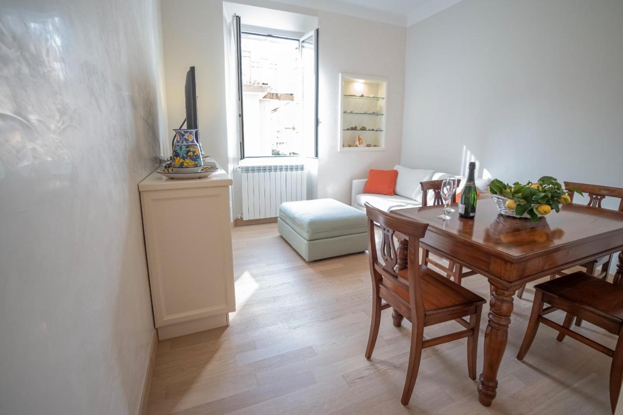 Noliday Suite Riviera Luxury Sea Flat Bagian luar foto