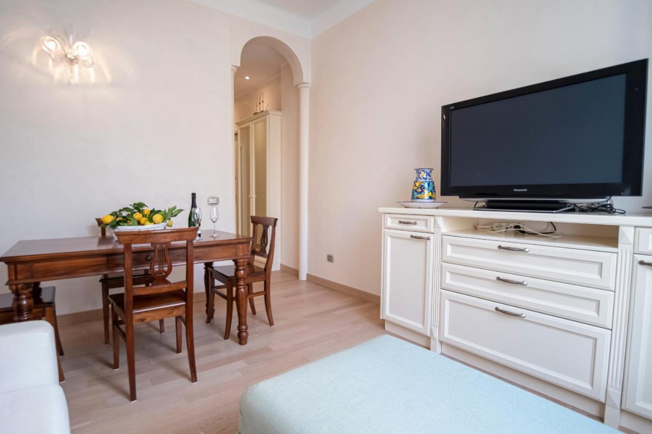 Noliday Suite Riviera Luxury Sea Flat Bagian luar foto