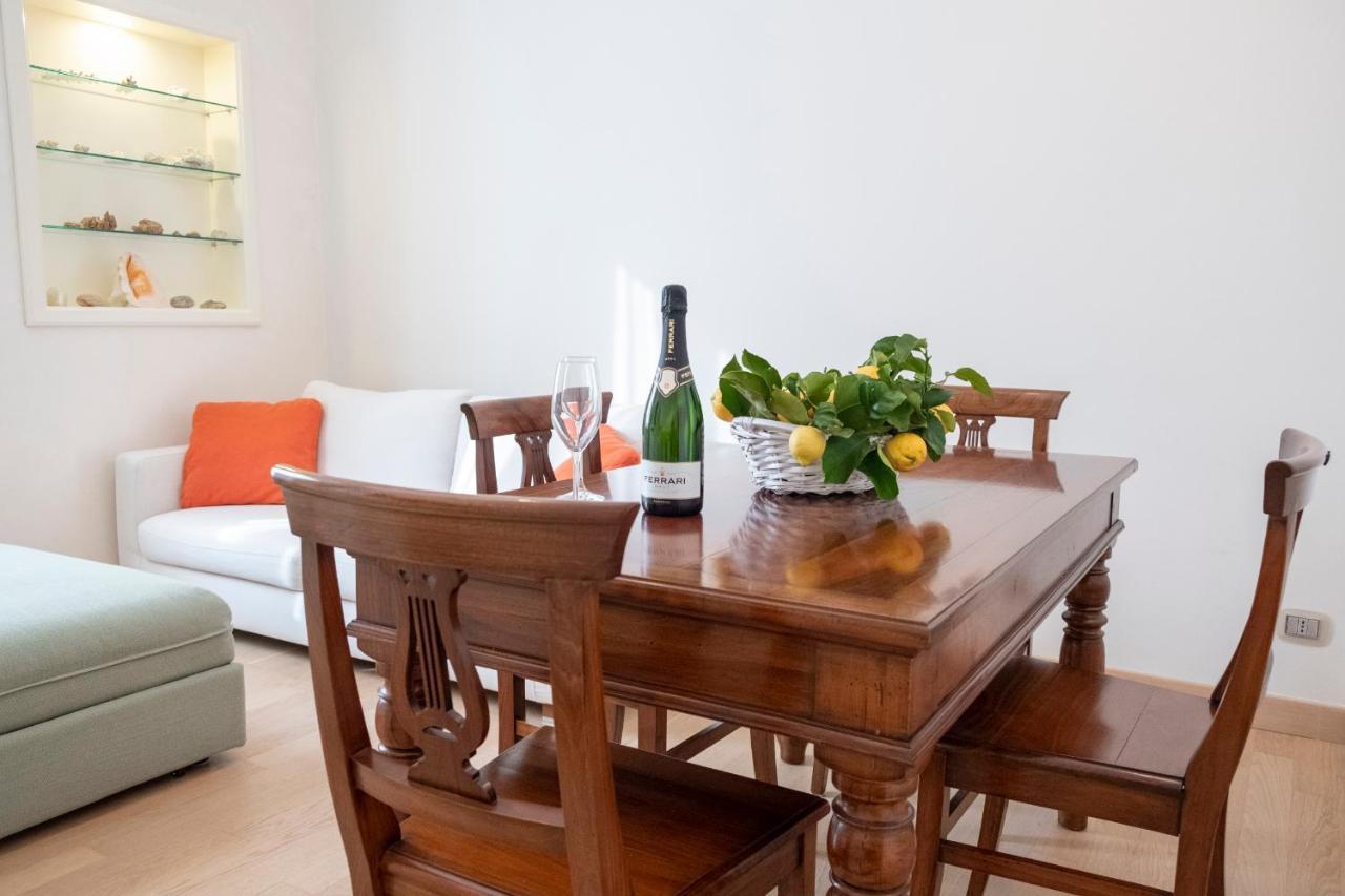 Noliday Suite Riviera Luxury Sea Flat Bagian luar foto